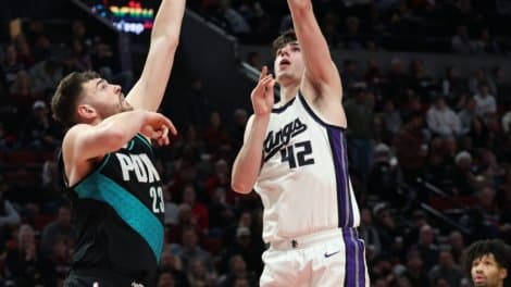 NBA : Maxime Raynaud brille face aux géants américains