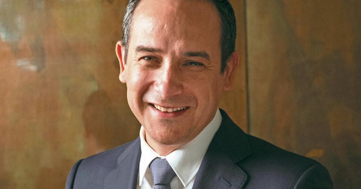 Bernard Neveu révèle les secrets du champagne français