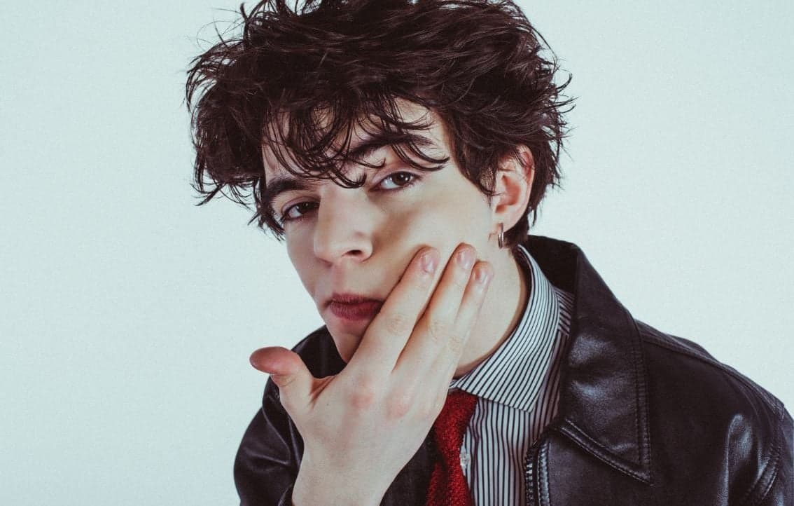 Sam Sauvage, révélation française face aux dérives sociétales